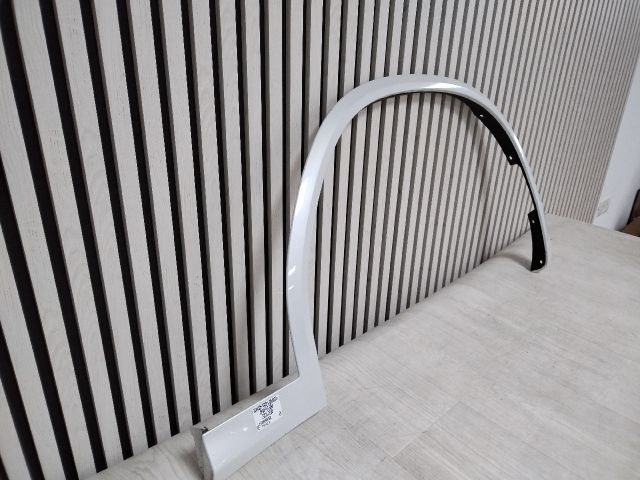 bontott BMW IX3 Jobb Levélrács Záróvég