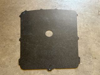 bontott BMW M4 Alsó Motorburkolat