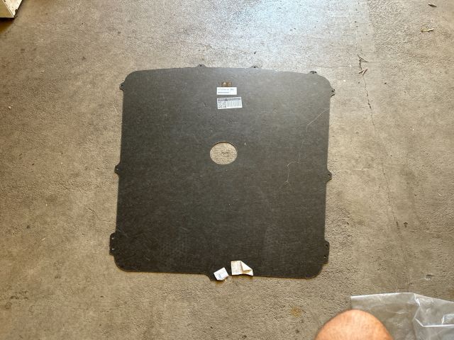 bontott BMW M4 Alsó Motorburkolat