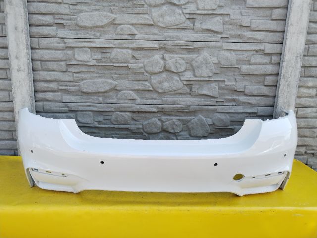 bontott BMW M4 Hátsó Lökhárító (Üresen)