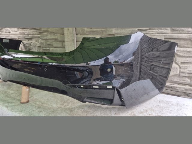 bontott BMW M4 Hátsó Lökhárító (Üresen)