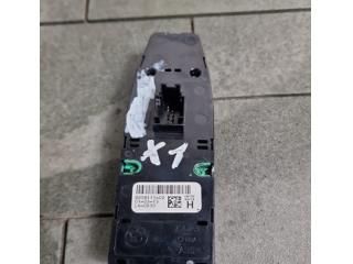 bontott BMW X1 Ablakemelő Kapcsoló Négyes / Kettes