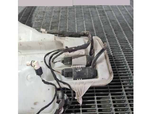 bontott BMW X1 Ablakmosó Tartály