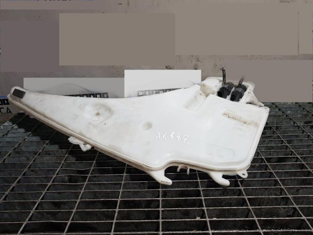 bontott BMW X1 Ablakmosó Tartály