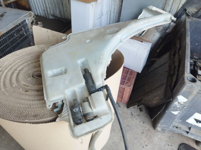 bontott BMW X1 Ablakmosó Tartály