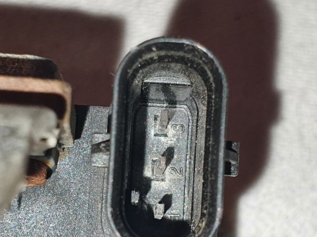 bontott BMW X1 Akkumulátor Saru Elektronikával