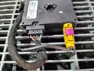 bontott BMW X1 Antenna Erősítő