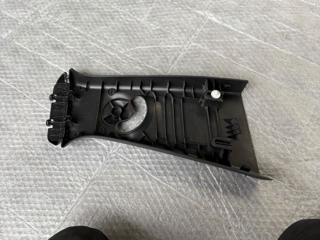 bontott BMW X1 Bal B Oszlop Burkolat