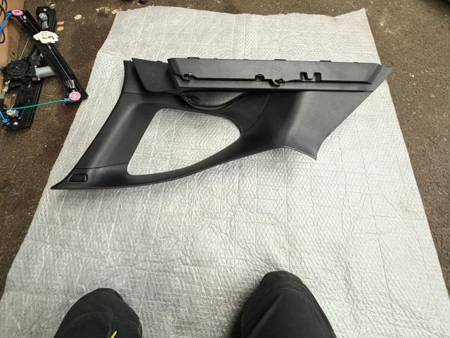 bontott BMW X1 Bal C Oszlop Burkolat