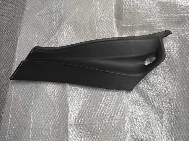 bontott BMW X1 Bal C Oszlop Burkolat