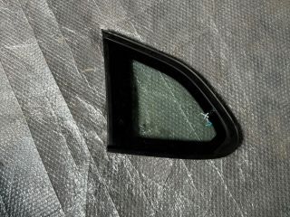 bontott BMW X1 Bal C Oszlop Oldalablak Üveg