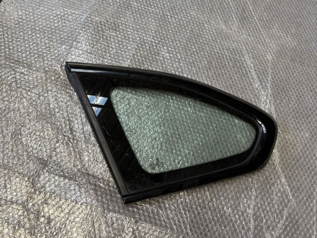 bontott BMW X1 Bal C Oszlop Oldalablak Üveg