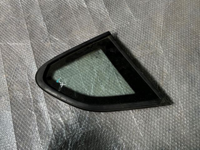 bontott BMW X1 Bal C Oszlop Oldalablak Üveg