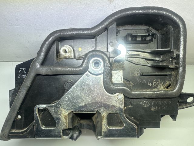 bontott BMW X1 Bal első Ajtózár