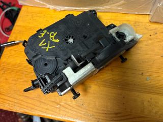 bontott BMW X1 Bal első Ajtózár