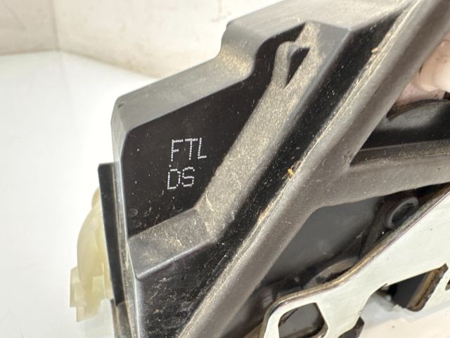 bontott BMW X1 Bal első Ajtózár