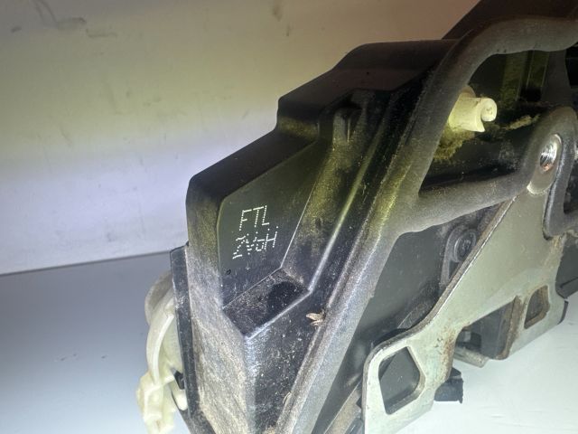 bontott BMW X1 Bal első Ajtózár