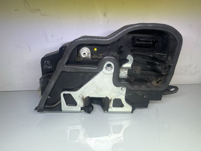 bontott BMW X1 Bal első Ajtózár