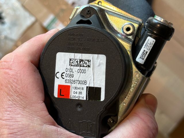 bontott BMW X1 Bal első Biztonsági Öv