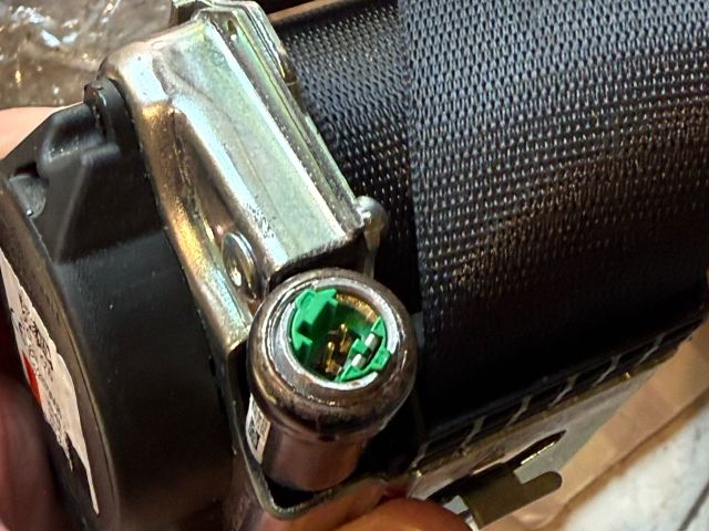 bontott BMW X1 Bal első Biztonsági Öv