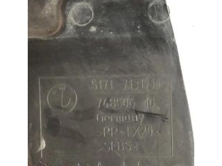 bontott BMW X1 Bal első Dobbetét (Kerékjárati, Műanyag)