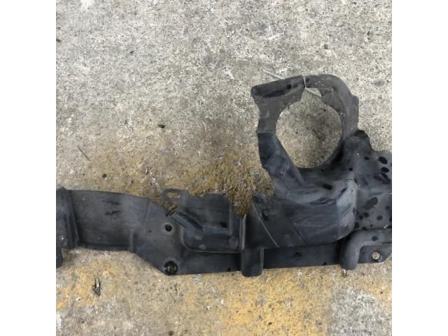 bontott BMW X1 Bal első Dobbetét (Kerékjárati, Műanyag)