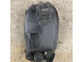 bontott BMW X1 Bal első Dobbetét (Kerékjárati, Műanyag)