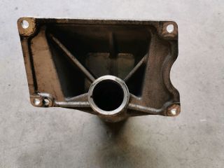 bontott BMW X1 Bal első Féltengely Tartó