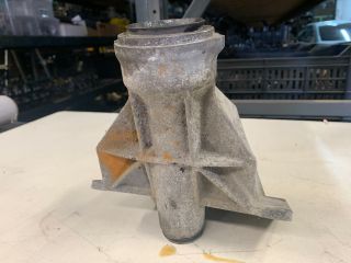 bontott BMW X1 Bal első Féltengely Tartó