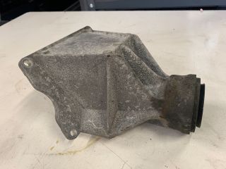 bontott BMW X1 Bal első Féltengely Tartó