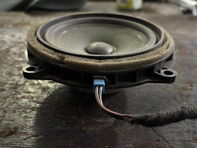 bontott BMW X1 Bal első Hangszóró