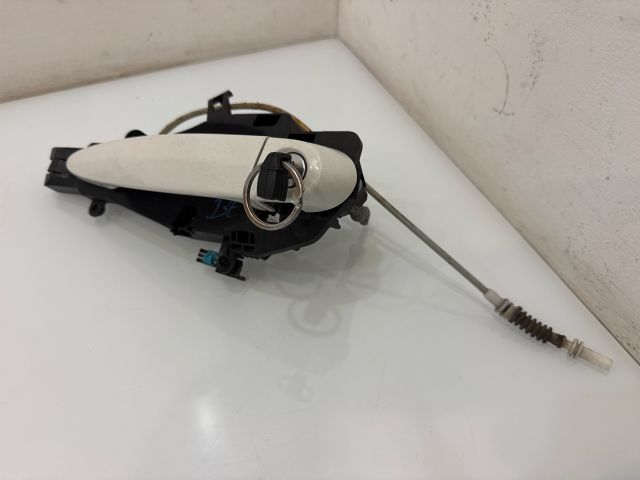 bontott BMW X1 Bal első Zárbetét