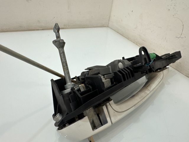 bontott BMW X1 Bal első Zárbetét