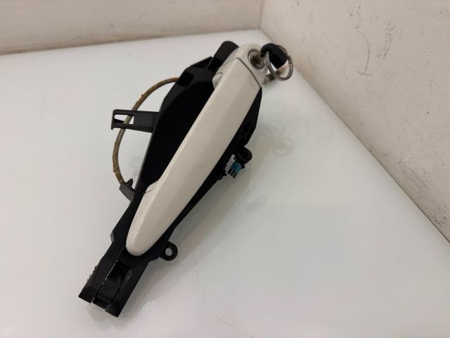 bontott BMW X1 Bal első Zárbetét