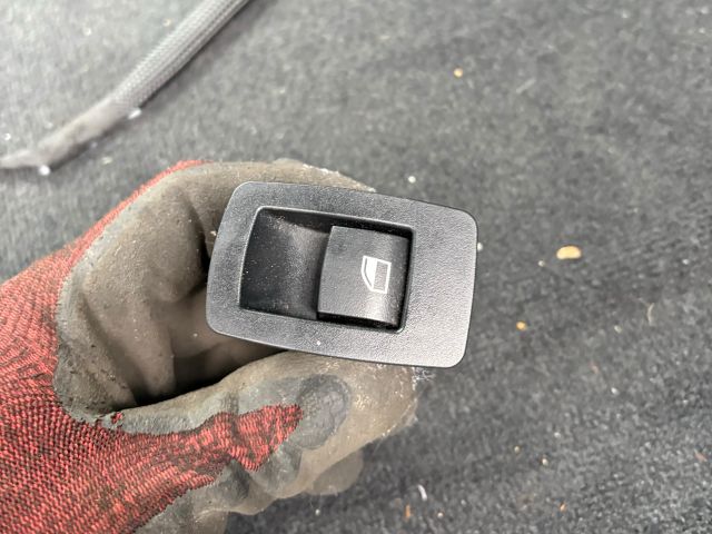 bontott BMW X1 Bal hátsó Ablakemelő Kapcsoló