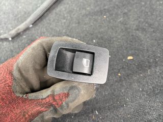 bontott BMW X1 Bal hátsó Ablakemelő Kapcsoló