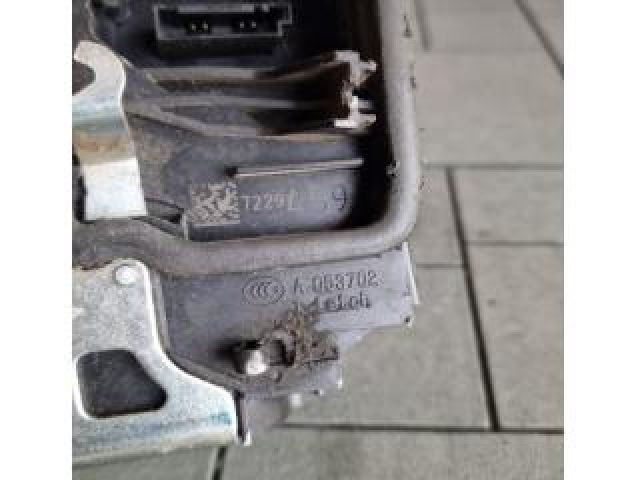 bontott BMW X1 Bal hátsó Ajtózár