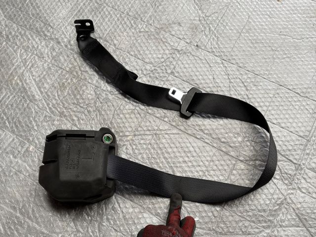 bontott BMW X1 Bal hátsó Biztonsági Öv