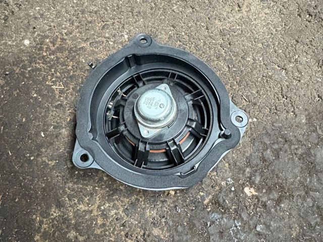 bontott BMW X1 Bal hátsó Hangszóró