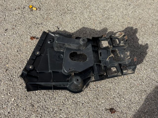 bontott BMW X1 Bal hátsó Lökhárító Tartó (Műanyag)