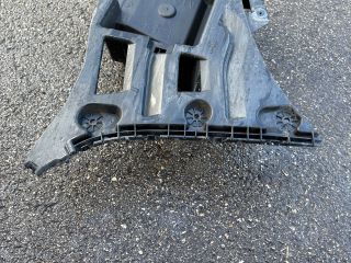 bontott BMW X1 Bal hátsó Oldal Lökhárító Tartó (Műanyag)