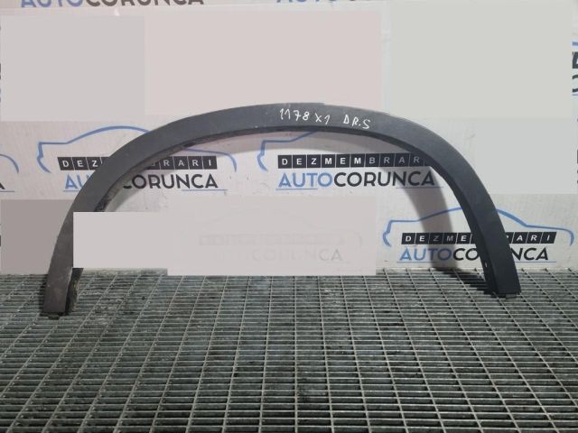 bontott BMW X1 Bal hátsó Sárvédő Díszléc