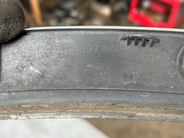 bontott BMW X1 Bal hátsó Sárvédő Díszléc