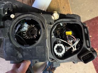 bontott BMW X1 Bal Xenon Fényszóró