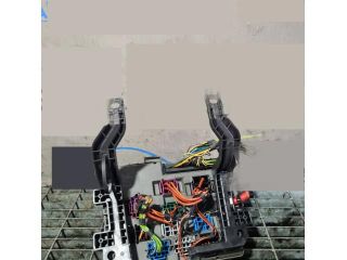 bontott BMW X1 Biztosítéktábla Utastér