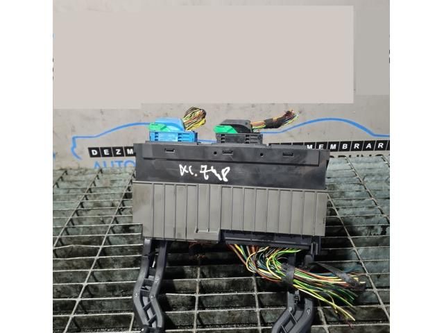 bontott BMW X1 Biztosítéktábla Utastér