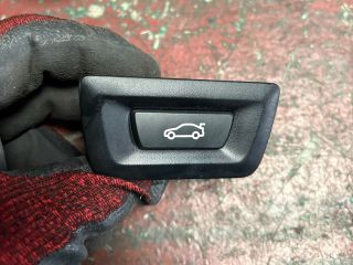 bontott BMW X1 Csomagtér Nyitó Kar / Gomb