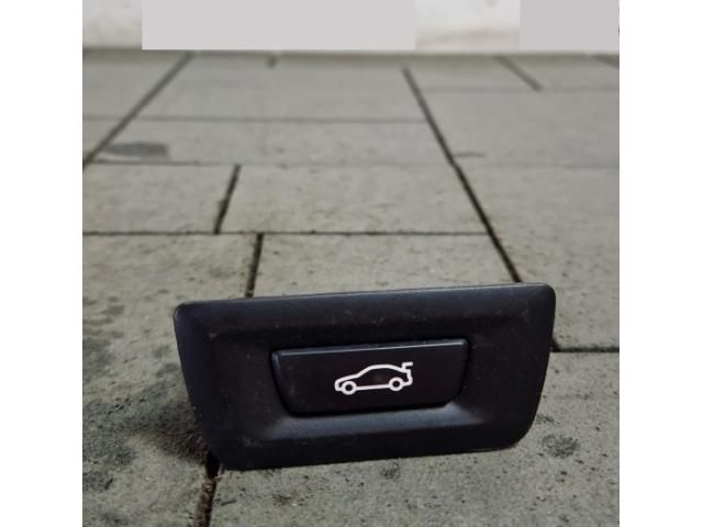 bontott BMW X1 Csomagtér Nyitó Kar / Gomb