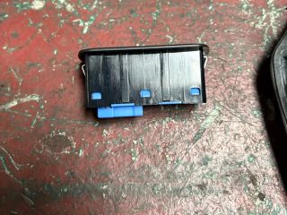 bontott BMW X1 Csomagtér Nyitó Kar / Gomb