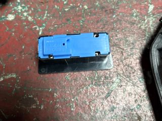 bontott BMW X1 Csomagtér Nyitó Kar / Gomb